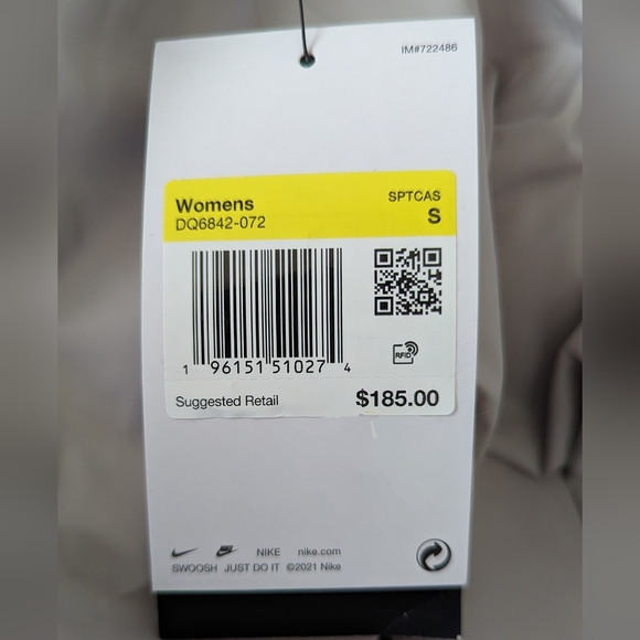 Nike Sportswear Plush Women's Printed Faux Fur Jacket - Picture 6 of 10